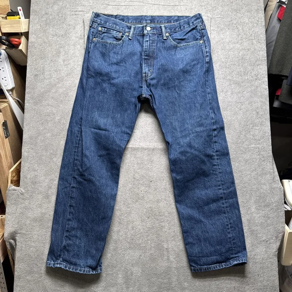 Levis excellent